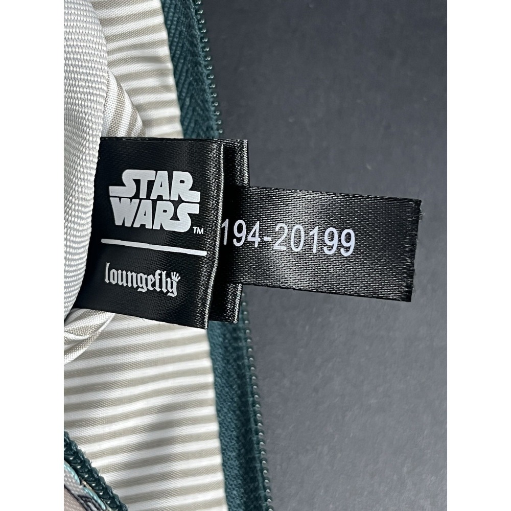 Star Wars Loungefly Baby Yoda Grogu Passport Crossbody Bag Mandalorian The Child - Picture 8 of 11